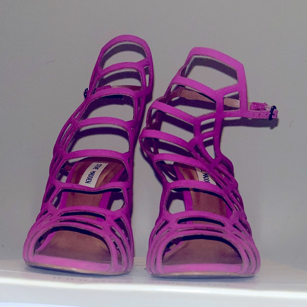 Fuchsia Steve Madden heeled sandals 8.5